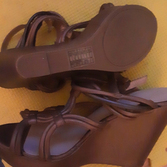 Forever 21 Copper Platform Sandals, Size 8. - Picture 3 of 3